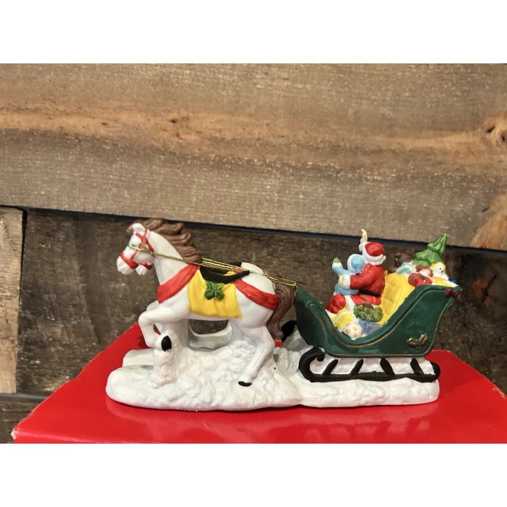 Dickens Collectables‎ Accessories Santa on a Sleigh 1996 with band
